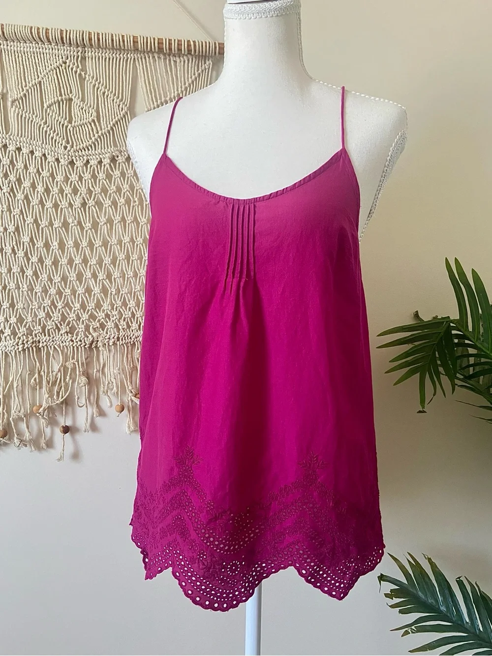 Aerie 2010s Magenta Scalloped Eyelet-Hem Spaghetti Tie Strap Cotton Boho Top